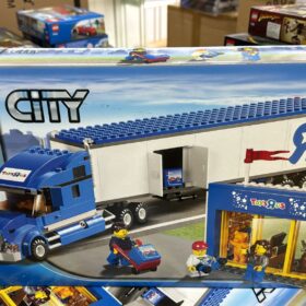 Lego 7848 Toys R Us Truck City