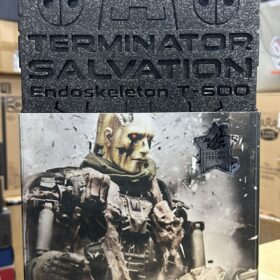 Hottoys MMS104 The Terminator T-600 T600 Salvation Endoskeleton Weathered Rubber Skin Ver