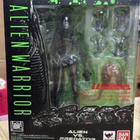 Bandai S.H.MonsterArts SHM Aliens Alien Warrior AVP