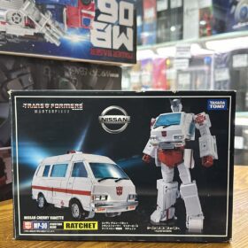 Takara Tomy Transformer MP-30 Masterpiece Ratchet