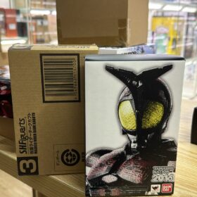 Bandai S.H.Figuarts Shf Masked Rider Dark Kabuto