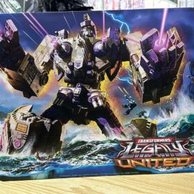 Hasbro Transformers Legacy United Titan Class Armada Universe Tidal Wave